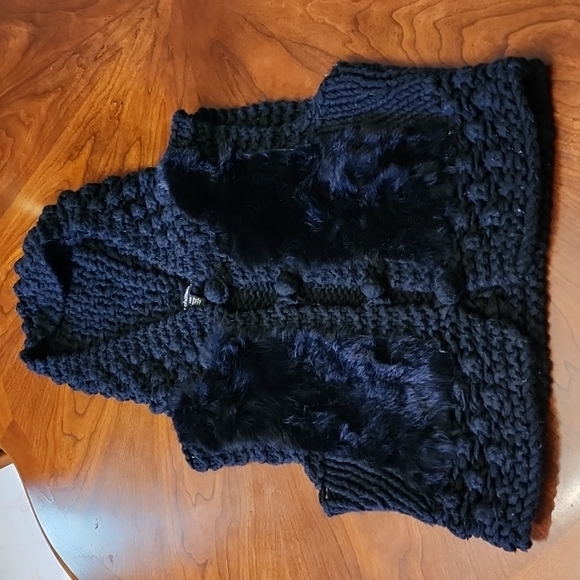 LE CHATEAU knit + fur hooded vest - Picture 12 of 12